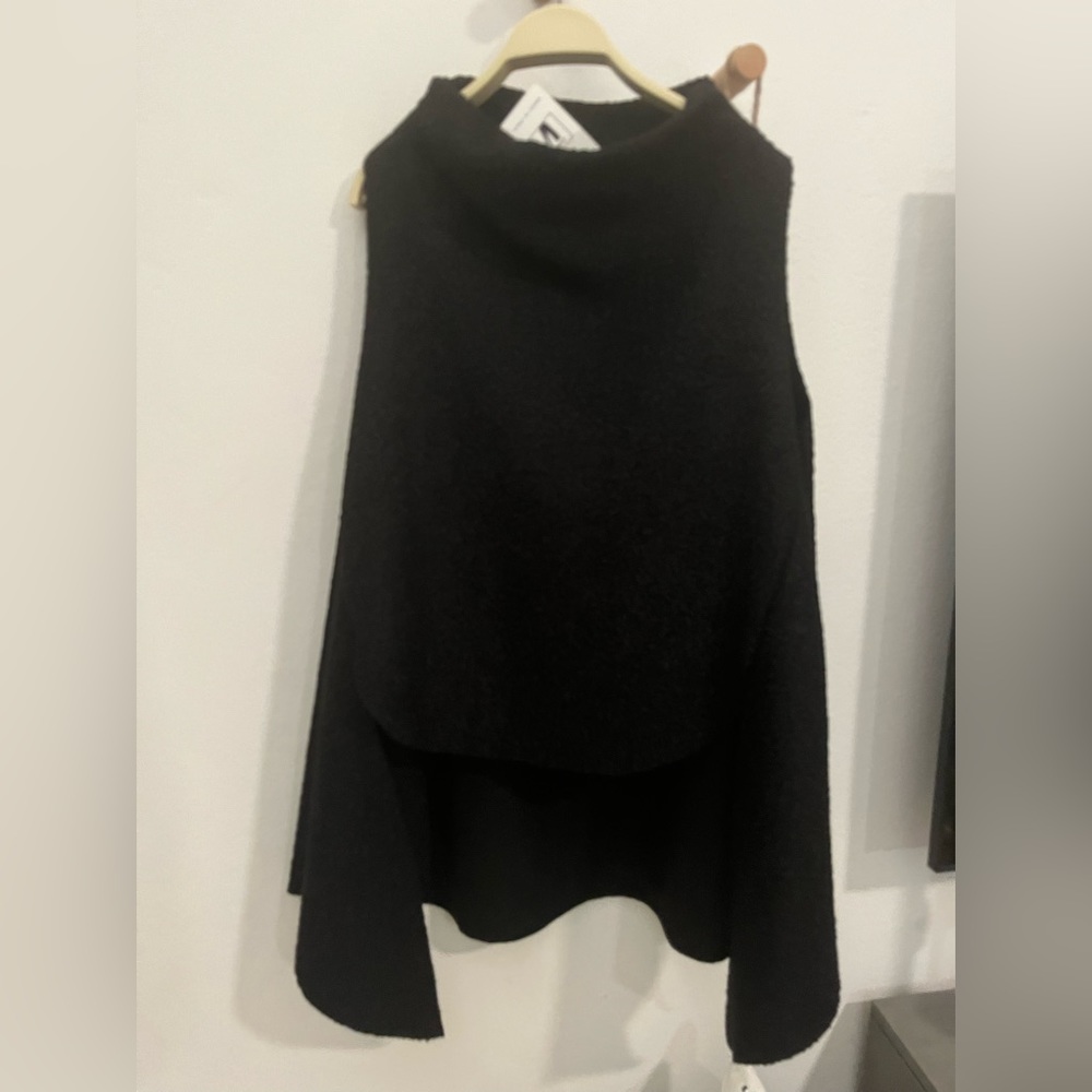One size Italy made Asymmetric “poncho”